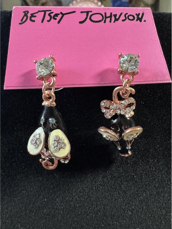 Betsey Johnson Jewelry - Betsey Johnson Black, Gold and White Crystal Floral Drop Earrings
